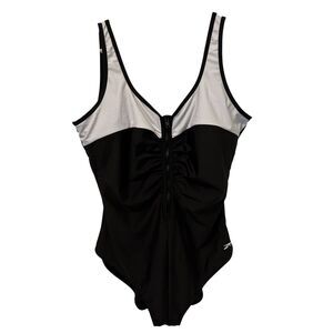 Reebok Women's Scoop-Neck Athletic One-Piece Swimsuit Size 18 Black White Beach